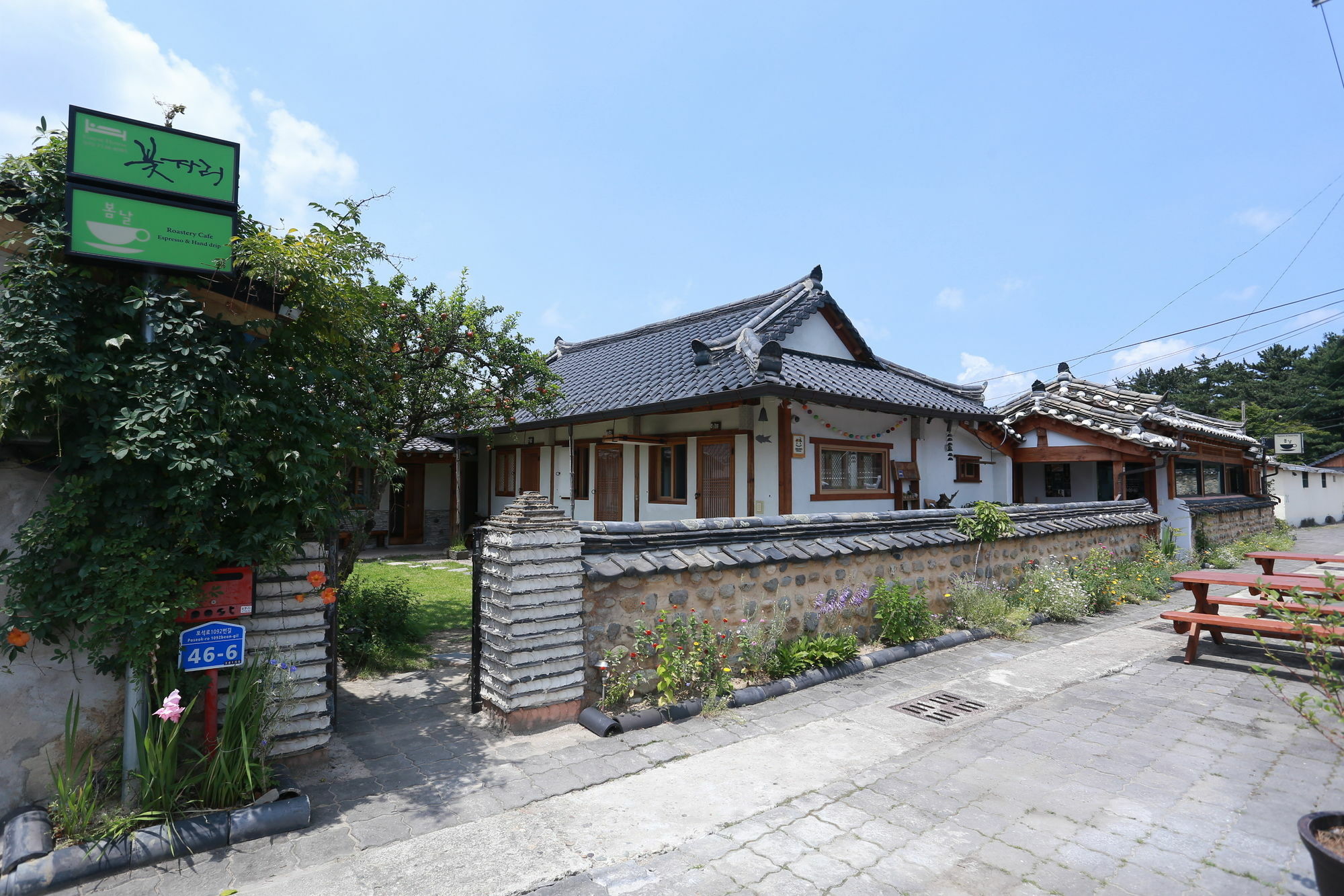 Floral Space Hanok Guesthouse Gyeongju Exterior photo