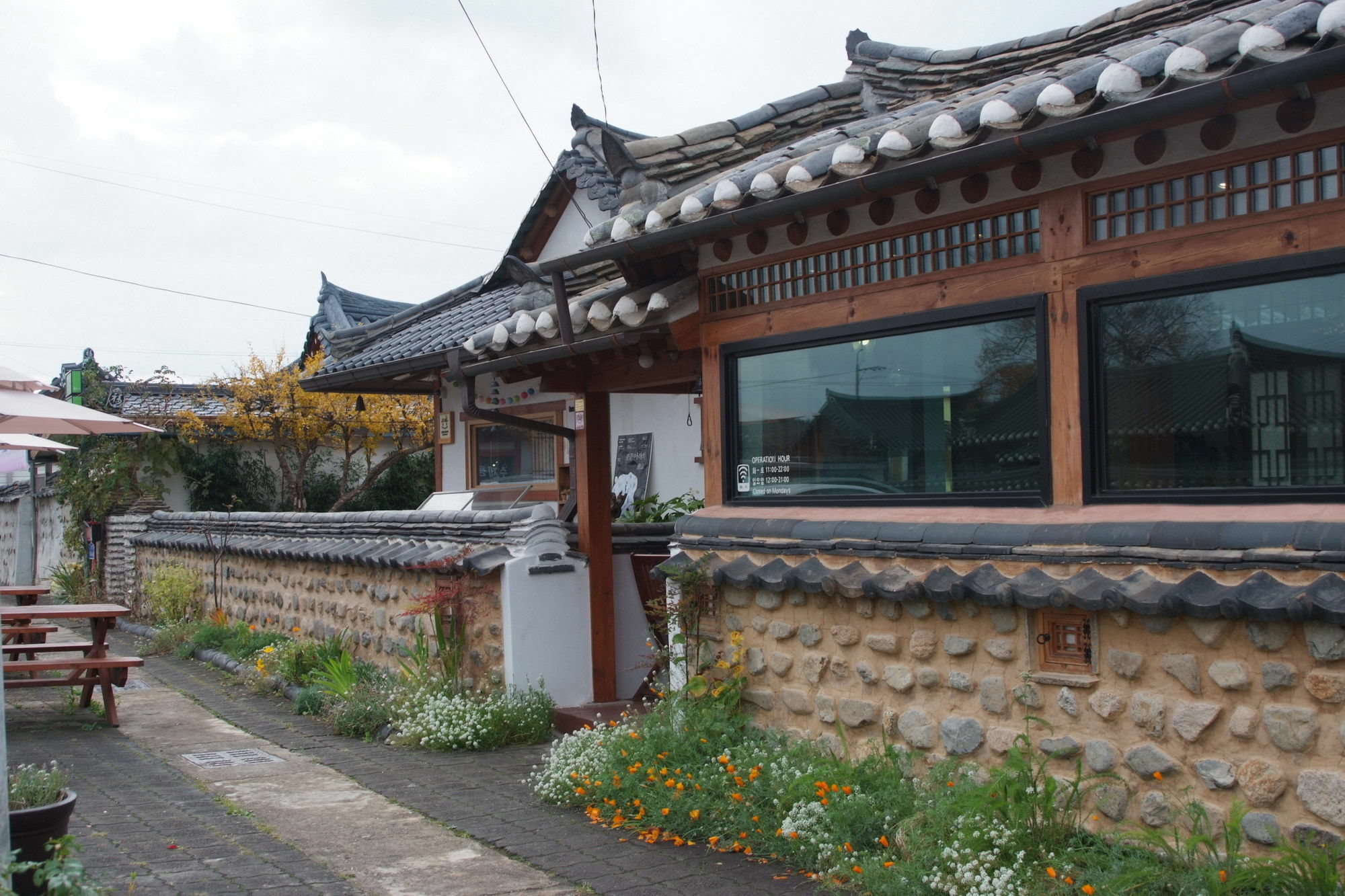 Floral Space Hanok Guesthouse Gyeongju Exterior photo
