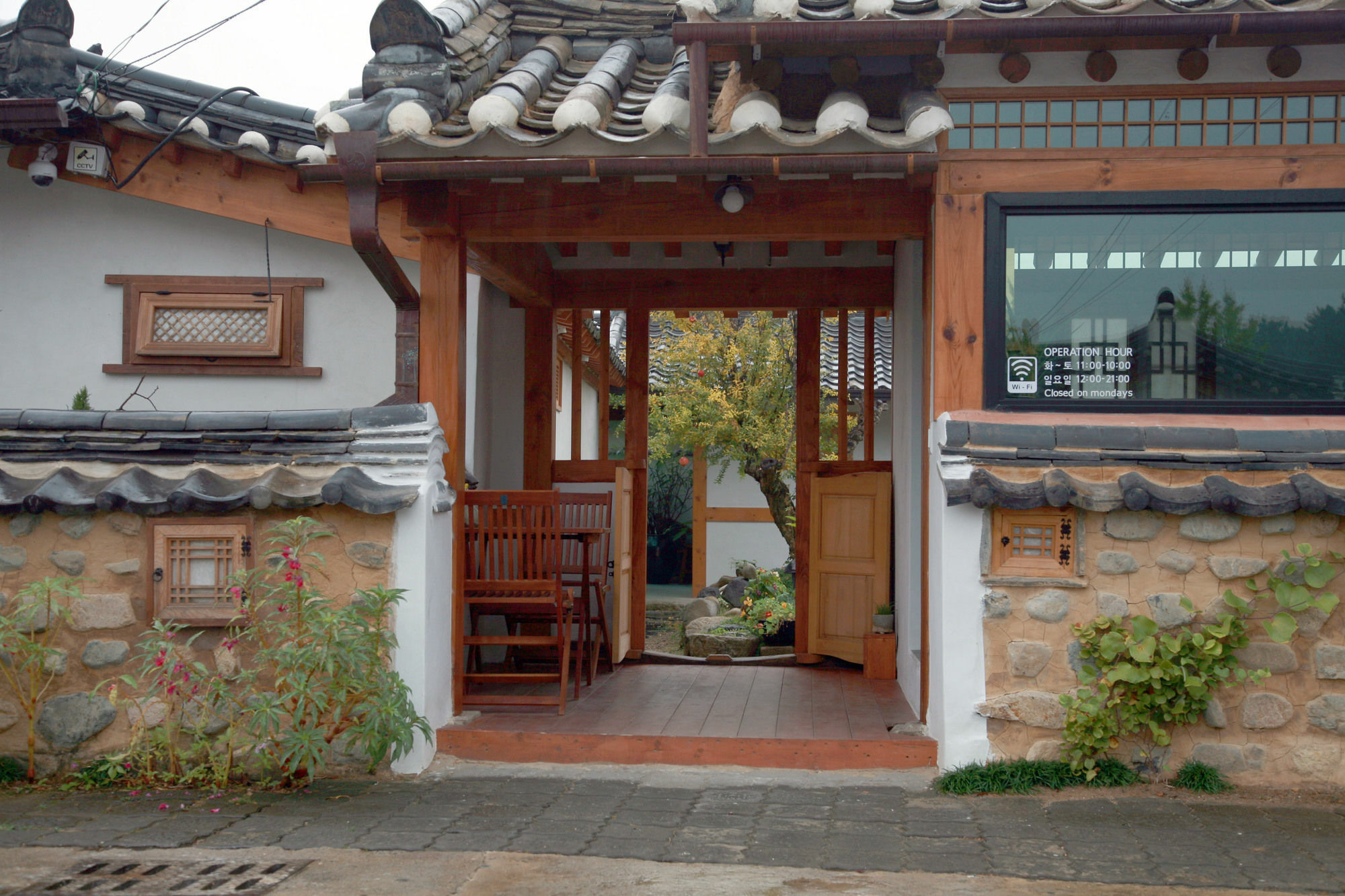 Floral Space Hanok Guesthouse Gyeongju Exterior photo